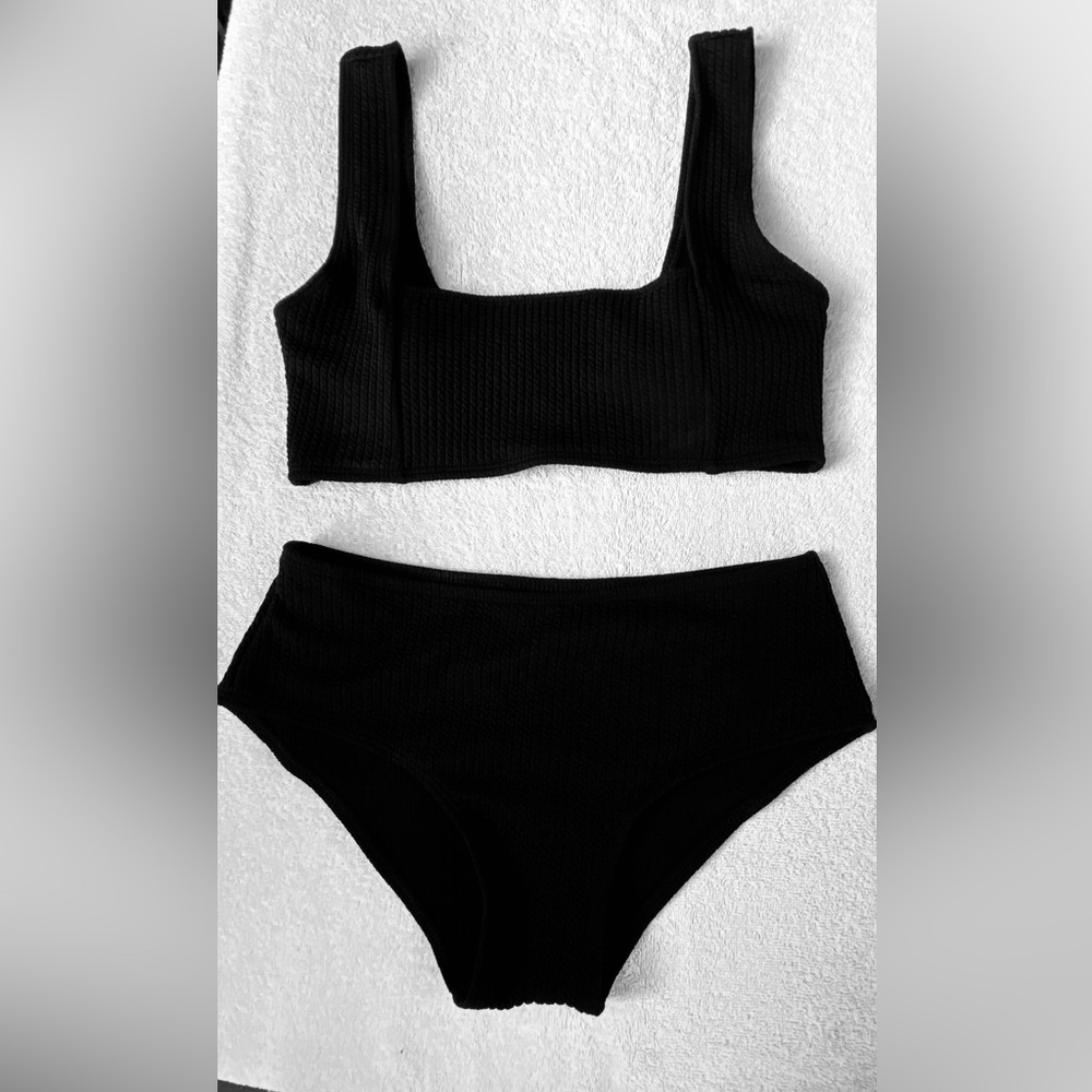 NWT Black 2 Piece Bikini - Size Small